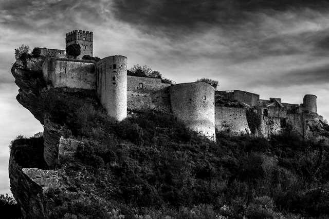 Roccascalegna