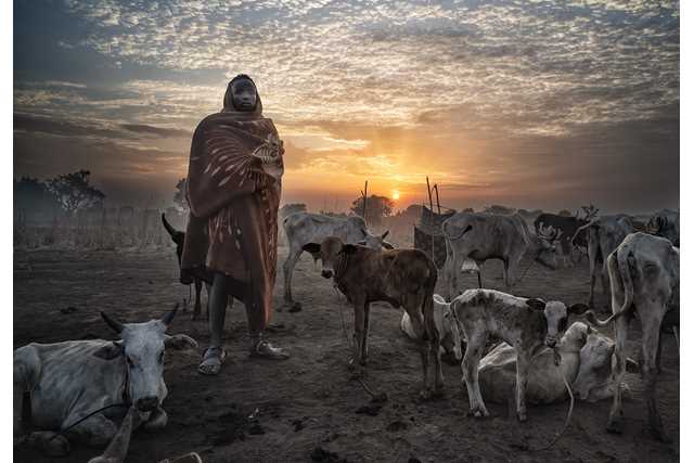 A Mundari man